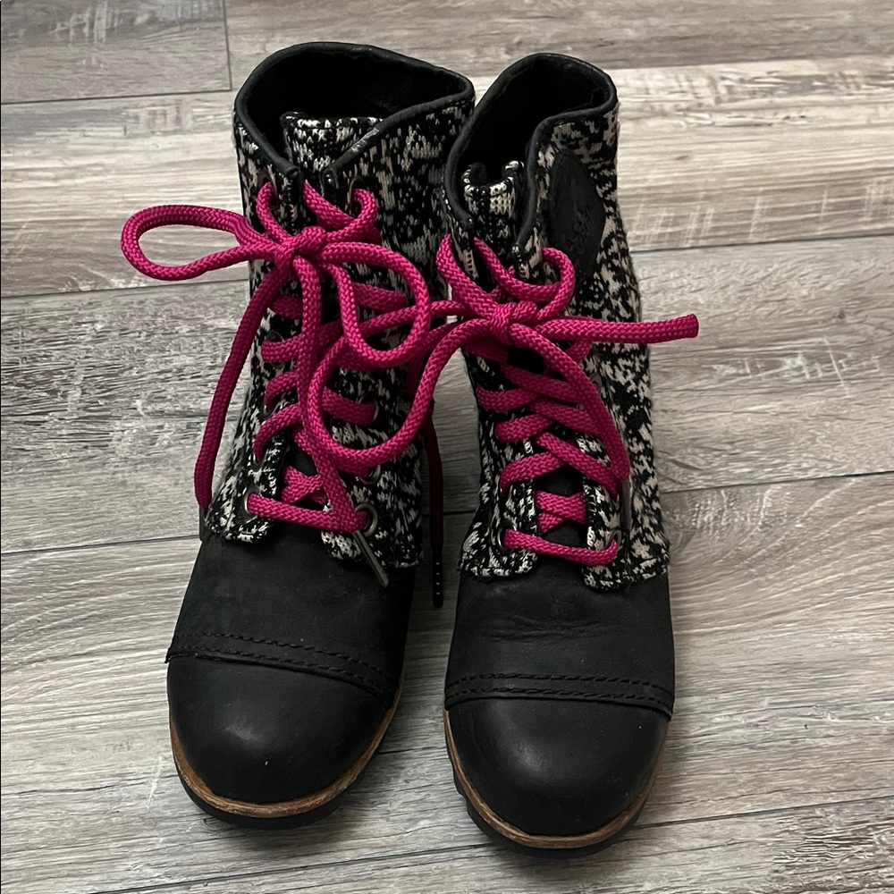 Sorel Black and White Knit Boots with Pink Laces